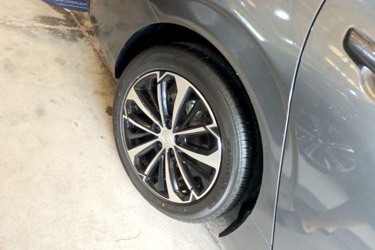 Used CHANGAN Eado 2022 PLUS Blue Whale NE 1.4T GDI DCT Flagship Edition Right Rear Wheel Hub