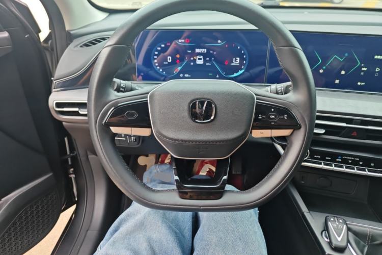 Used CHANGAN Eado 2022 PLUS 1.6L GDI Manual Luxury Model Steering Wheel