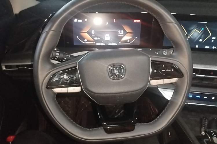 Used CHANGAN Eado 2022 PLUS Blue Whale NE 1.4T GDI DCT Flagship Edition Steering Wheel