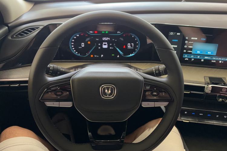 Used CHANGAN Eado 2022 PLUS Blue Whale NE 1.4T GDI DCT Prestige Edition Steering Wheel
