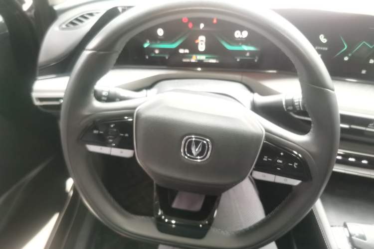 Used CHANGAN Eado 2022 PLUS Blue Whale NE 1.4T GDI DCT Flagship Edition Steering Wheel