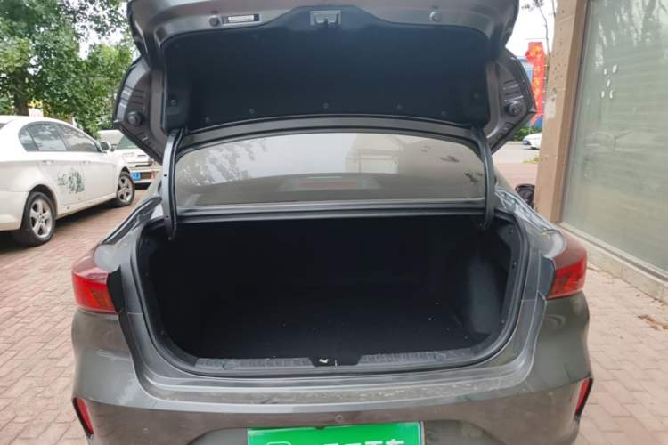 Used CHANGAN Eado 2022 PLUS 1.6L GDI Manual Luxury Model Trunk