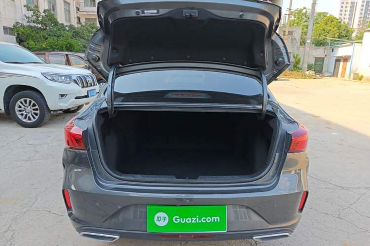 Used CHANGAN Eado 2022 PLUS 1.6L GDI Manual Elite Model Trunk