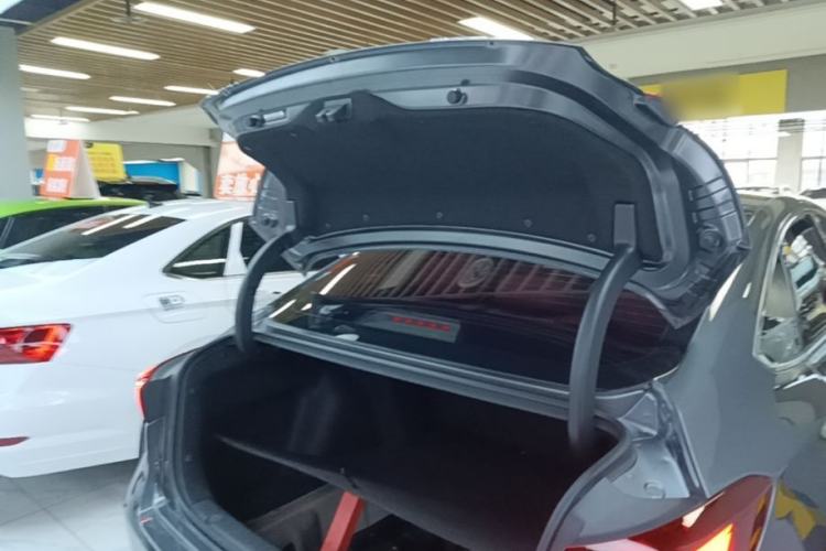 Used CHANGAN Eado 2022 PLUS Blue Whale NE 1.4T GDI DCT Prestige Edition Trunk