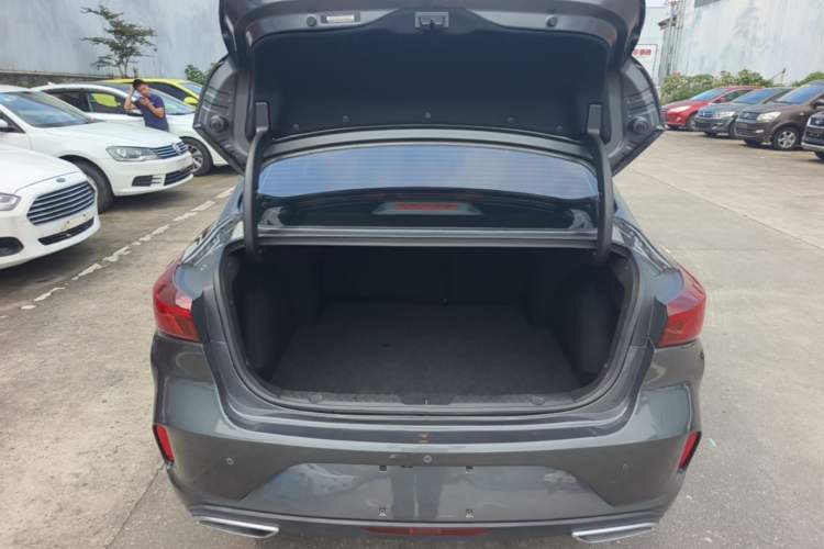 Used CHANGAN Eado 2022 PLUS Blue Whale NE 1.4T GDI DCT Prestige Edition Trunk