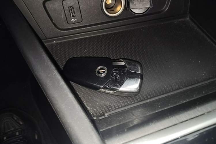 Used CHANGAN Eado 2022 PLUS 1.6L GDI CVT Elite Model Vehicle Key
