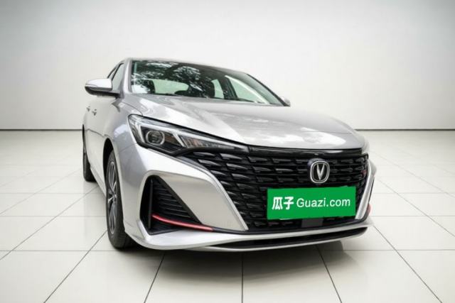 Ojetý CHANGAN Eado 2022 PLUS Blue Whale NE 1.4T GDI DCT Prestige Edition