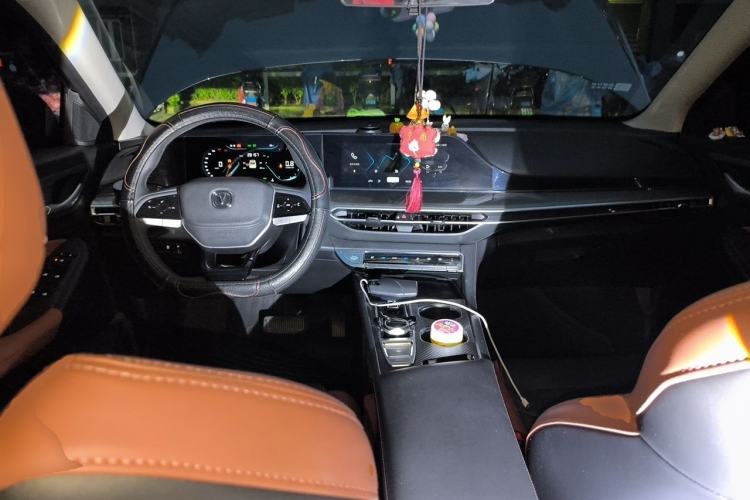 Used CHANGAN Eado 2022 PLUS Blue Whale NE 1.4T GDI DCT Prestige Edition Center Console