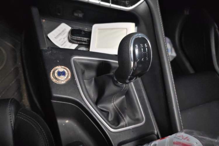 Used CHANGAN Eado 2022 PLUS 1.6L GDI Manual Luxury Model Gear Lever