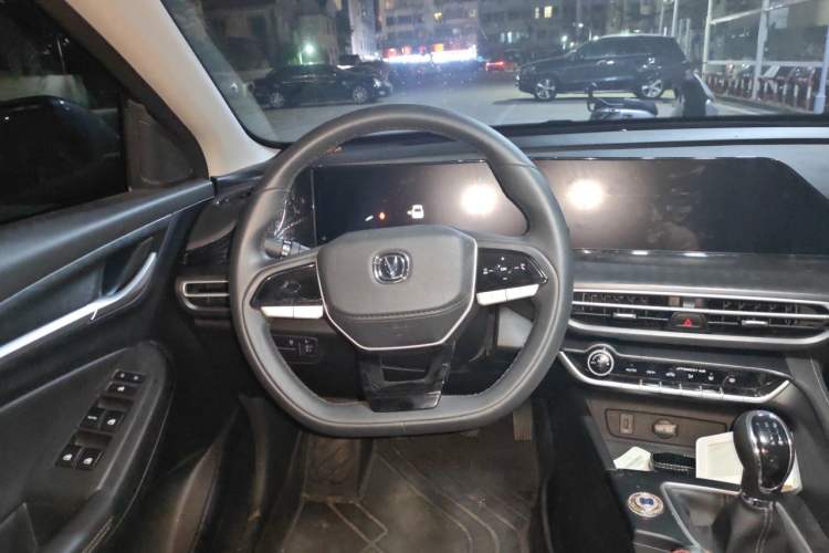 Used CHANGAN Eado 2022 PLUS 1.6L GDI Manual Luxury Model Steering Wheel