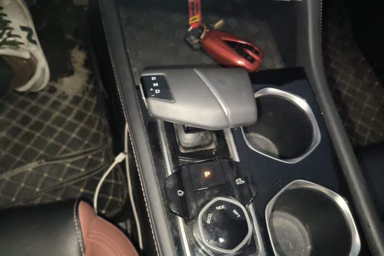 Used CHANGAN Eado 2022 PLUS Blue Whale NE 1.4T GDI DCT Prestige Edition Gear Lever