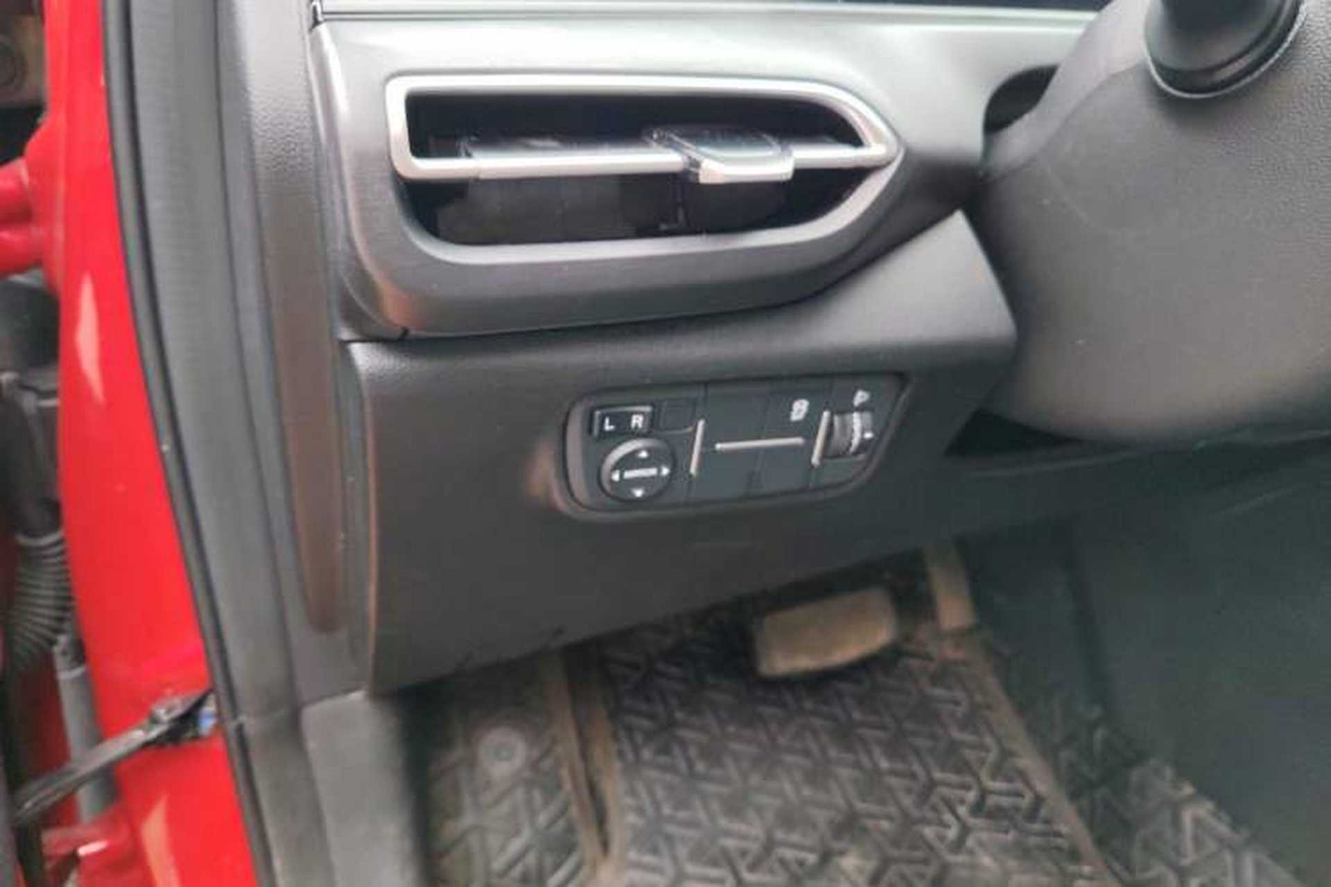 Used CHANGAN Eado 2022 PLUS 1.6L GDI CVT Elite Model Interior 11