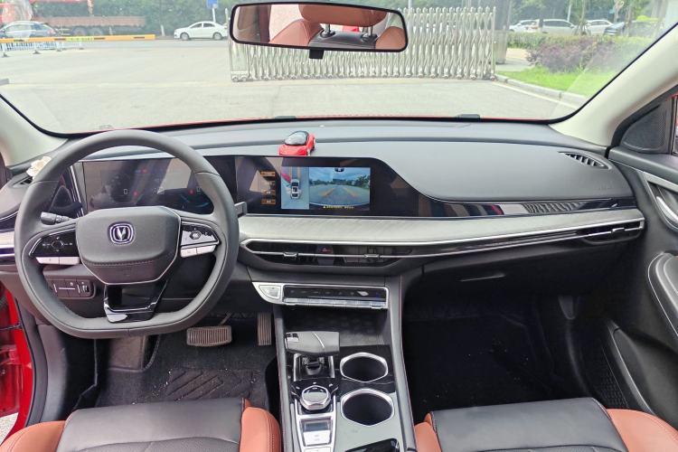 Used CHANGAN Eado 2022 PLUS Blue Whale NE 1.4T GDI DCT Prestige Edition Interior 2