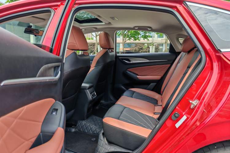 Used CHANGAN Eado 2022 PLUS Blue Whale NE 1.4T GDI DCT Prestige Edition Interior 3