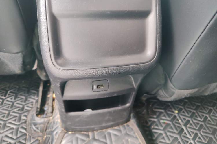 Used CHANGAN Eado 2022 PLUS 1.6L GDI CVT Elite Model Interior 6