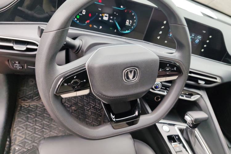 Used CHANGAN Eado 2022 PLUS 1.6L GDI CVT Elite Model Steering Wheel