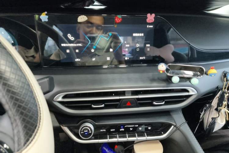 Used CHANGAN Eado 2022 PLUS 1.6L GDI CVT Luxury Model Audio And AC Panel
