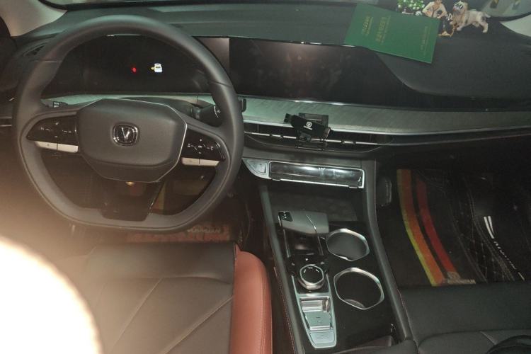 Used CHANGAN Eado 2022 PLUS Blue Whale NE 1.4T GDI DCT Prestige Edition Center Console