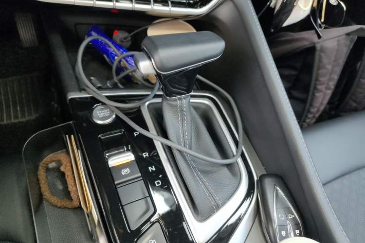 Used CHANGAN Eado 2022 PLUS 1.6L GDI CVT Luxury Model Gear Lever
