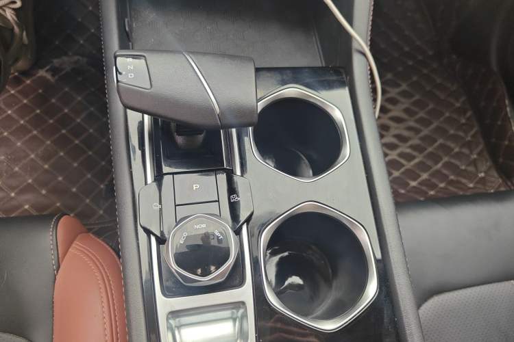 Used CHANGAN Eado 2022 PLUS Blue Whale NE 1.4T GDI DCT Prestige Edition Gear Lever