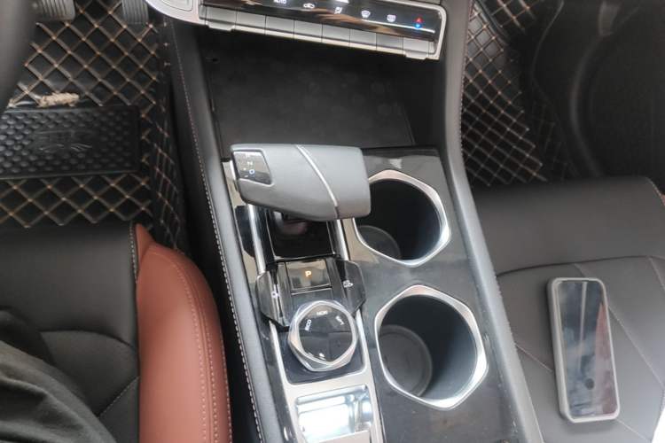 Used CHANGAN Eado 2022 PLUS Blue Whale NE 1.4T GDI DCT Prestige Edition Gear Lever