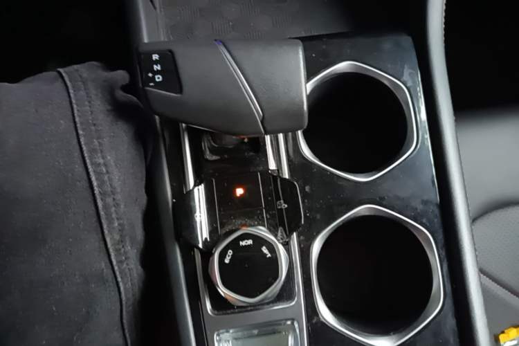 Used CHANGAN Eado 2022 PLUS Blue Whale NE 1.4T GDI DCT Flagship Edition Gear Lever