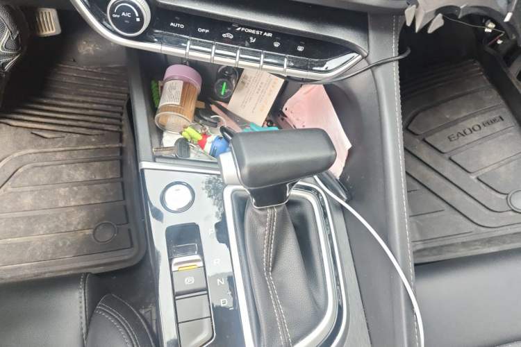 Used CHANGAN Eado 2022 PLUS 1.6L GDI CVT Luxury Model Gear Lever