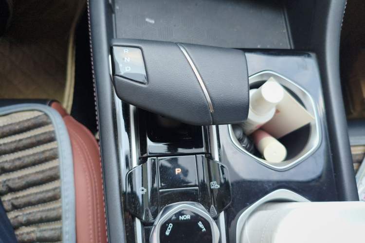 Used CHANGAN Eado 2022 PLUS Blue Whale NE 1.4T GDI DCT Prestige Edition Gear Lever
