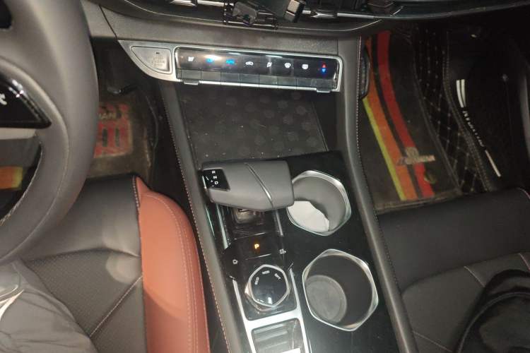 Used CHANGAN Eado 2022 PLUS Blue Whale NE 1.4T GDI DCT Prestige Edition Gear Lever
