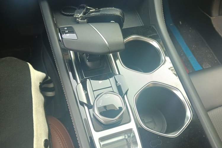 Used CHANGAN Eado 2022 PLUS Blue Whale NE 1.4T GDI DCT Prestige Edition Gear Lever