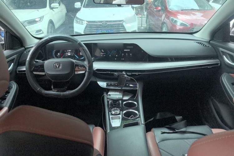 Used CHANGAN Eado 2022 PLUS Blue Whale NE 1.4T GDI DCT Prestige Edition Interior 2
