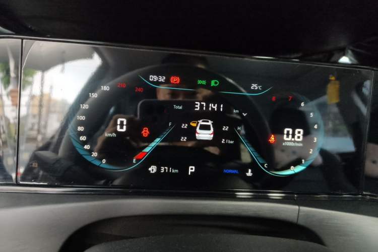 Used CHANGAN Eado 2022 PLUS 1.6L GDI CVT Luxury Model Odometer Close Up