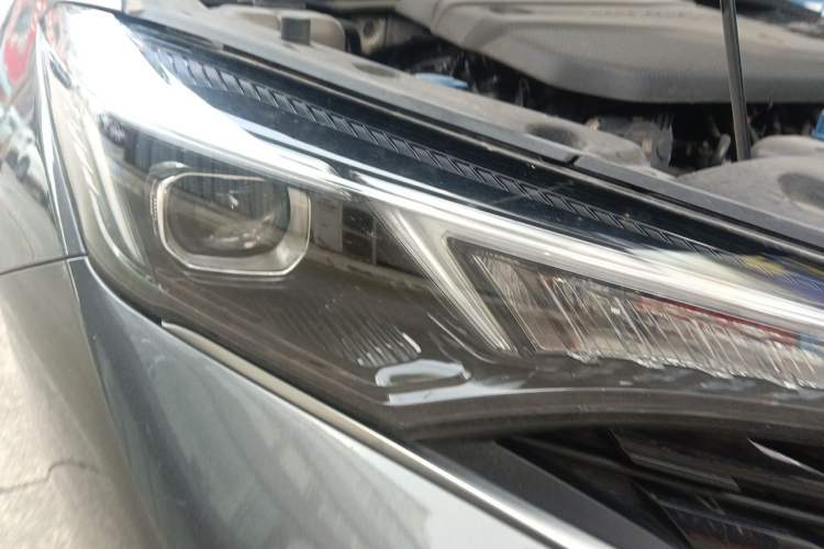 Used CHANGAN Eado 2022 PLUS Blue Whale NE 1.4T GDI DCT Flagship Edition Right Front Headlight