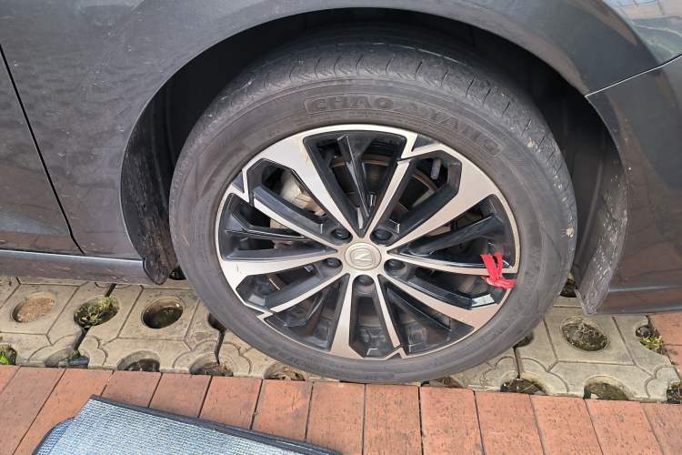 Used CHANGAN Eado 2022 PLUS Blue Whale NE 1.4T GDI DCT Flagship Edition Right Front Wheel Hub