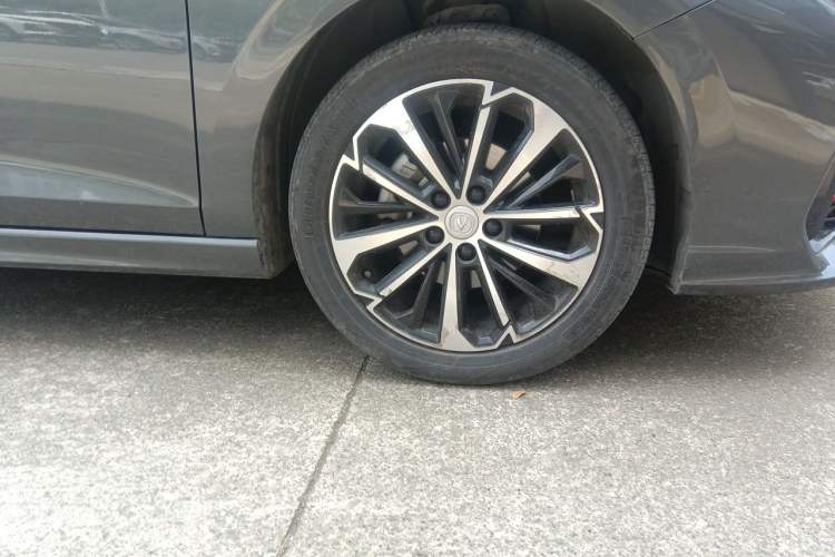 Used CHANGAN Eado 2022 PLUS Blue Whale NE 1.4T GDI DCT Flagship Edition Right Front Wheel Hub