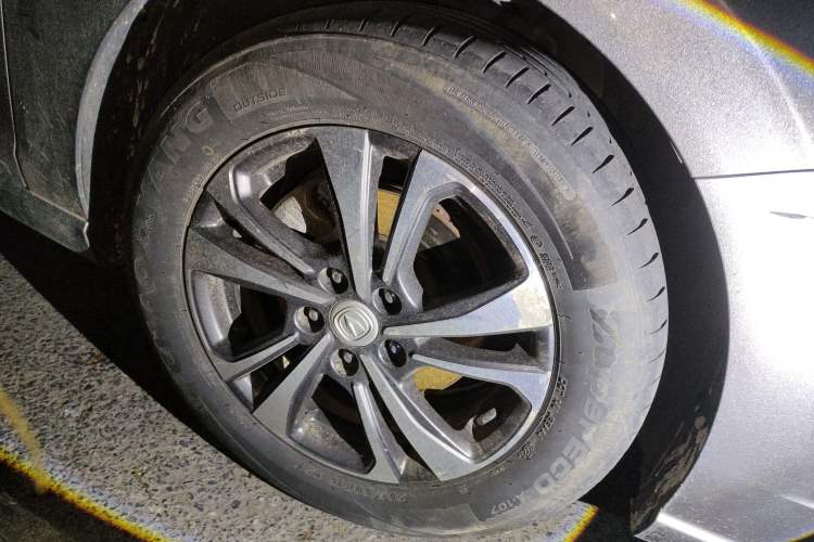 Used CHANGAN Eado 2022 PLUS Blue Whale NE 1.4T GDI DCT Prestige Edition Right Front Wheel Hub