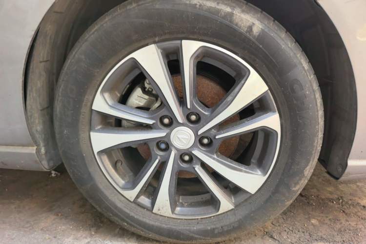 Used CHANGAN Eado 2022 PLUS Blue Whale NE 1.4T GDI DCT Prestige Edition Right Front Wheel Hub
