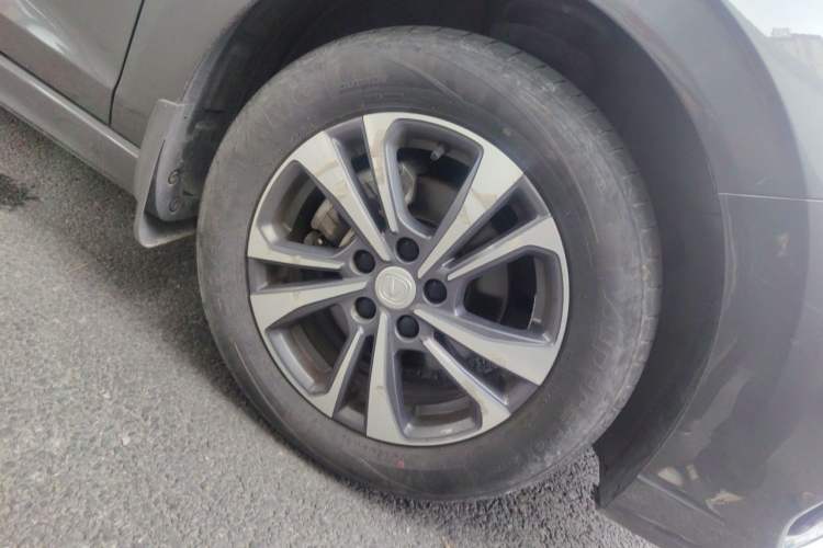 Used CHANGAN Eado 2022 PLUS Blue Whale NE 1.4T GDI DCT Prestige Edition Right Front Wheel Hub