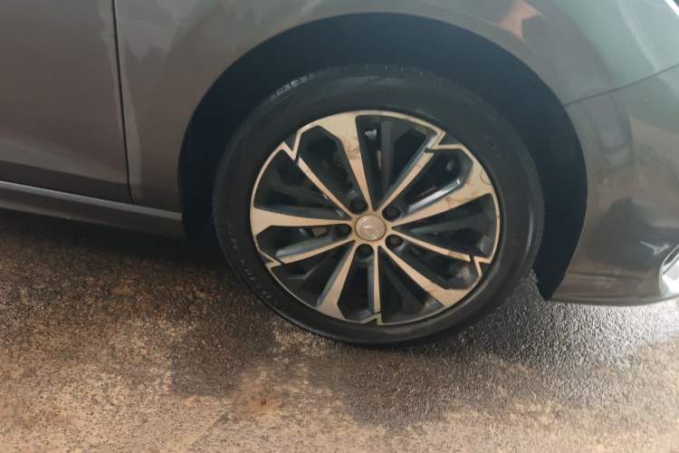 Used CHANGAN Eado 2022 PLUS Blue Whale NE 1.4T GDI DCT Flagship Edition Right Front Wheel Hub