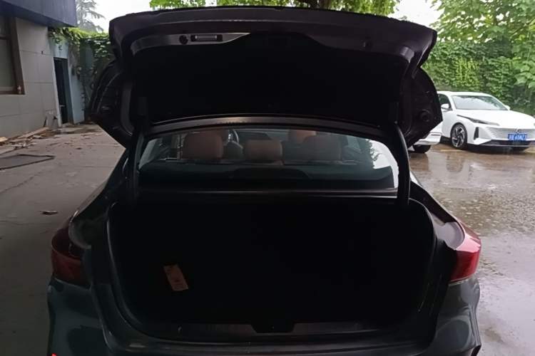 Used CHANGAN Eado 2022 PLUS Blue Whale NE 1.4T GDI DCT Flagship Edition Trunk