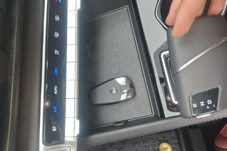 Used CHANGAN Eado 2022 PLUS Blue Whale NE 1.4T GDI DCT Flagship Edition Vehicle Key