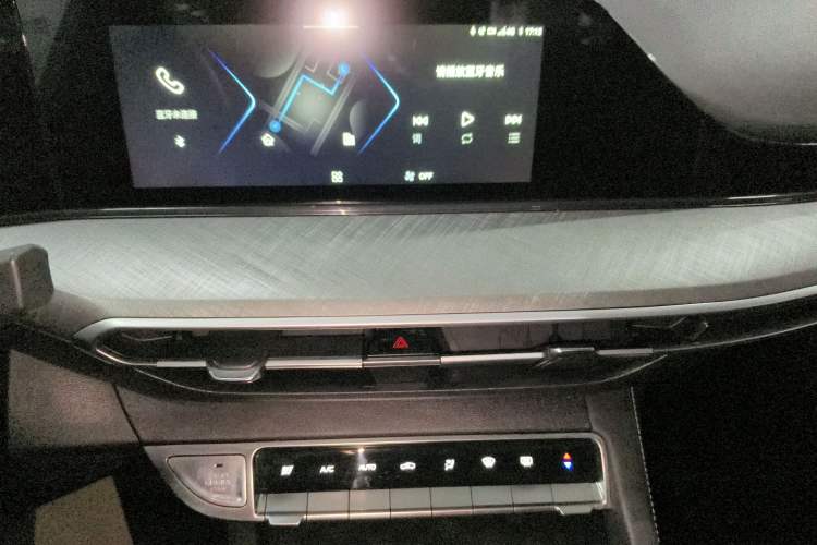 Used CHANGAN Eado 2022 PLUS Blue Whale NE 1.4T GDI DCT Prestige Edition Audio And AC Panel