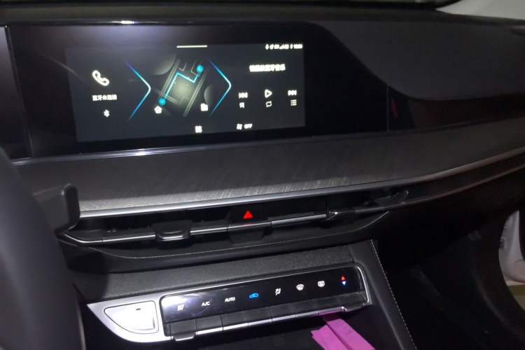 Used CHANGAN Eado 2022 PLUS Blue Whale NE 1.4T GDI DCT Prestige Edition Audio And AC Panel