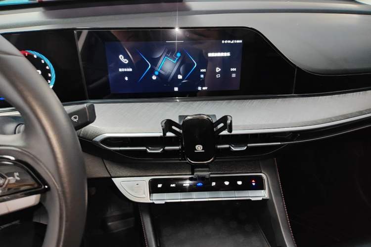 Used CHANGAN Eado 2022 PLUS Blue Whale NE 1.4T GDI DCT Prestige Edition Audio And AC Panel