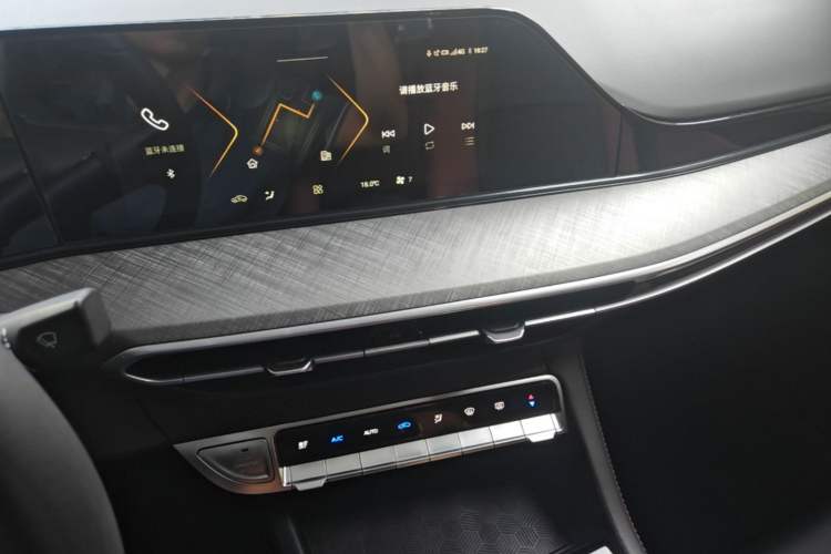 Used CHANGAN Eado 2022 PLUS Blue Whale NE 1.4T GDI DCT Prestige Edition Audio And AC Panel