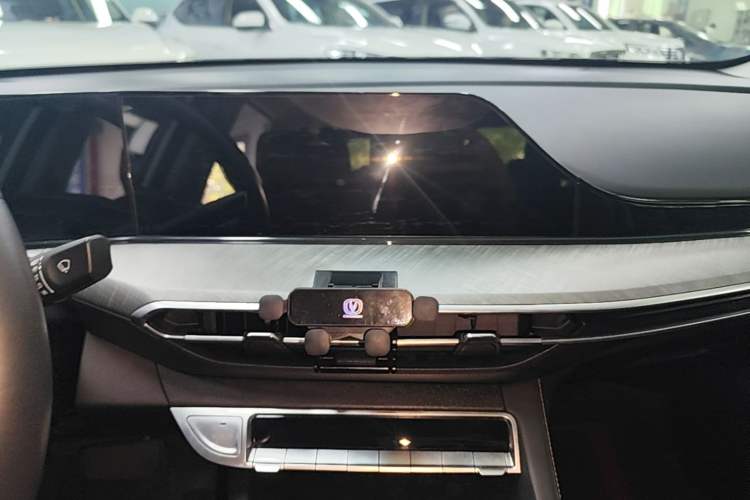 Used CHANGAN Eado 2022 PLUS Blue Whale NE 1.4T GDI DCT Prestige Edition Audio And AC Panel