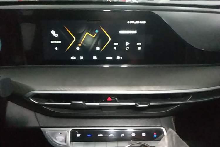 Used CHANGAN Eado 2022 PLUS Blue Whale NE 1.4T GDI DCT Prestige Edition Audio And AC Panel