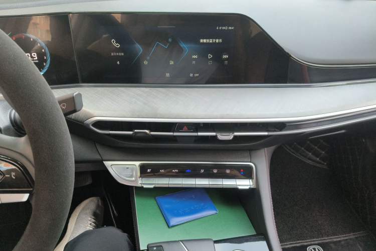 Used CHANGAN Eado 2022 PLUS Blue Whale NE 1.4T GDI DCT Prestige Edition Audio And AC Panel