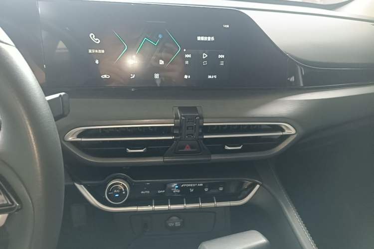 Used CHANGAN Eado 2022 PLUS 1.6L GDI CVT Luxury Model Audio And AC Panel
