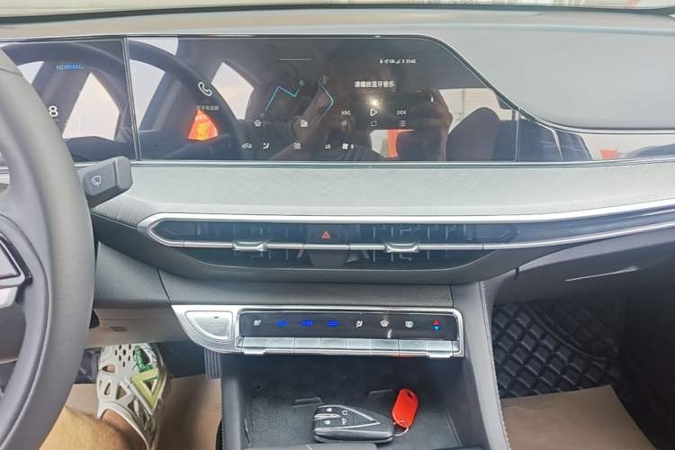 Used CHANGAN Eado 2022 PLUS Blue Whale NE 1.4T GDI DCT Flagship Edition Audio And AC Panel